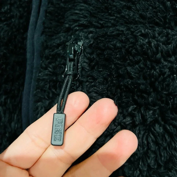 VICTORIA SECRET PINK LIMITED ED FAUX FUR BLACK PULLOVER RARE SOFT COMF size S - Picture 2 of 7